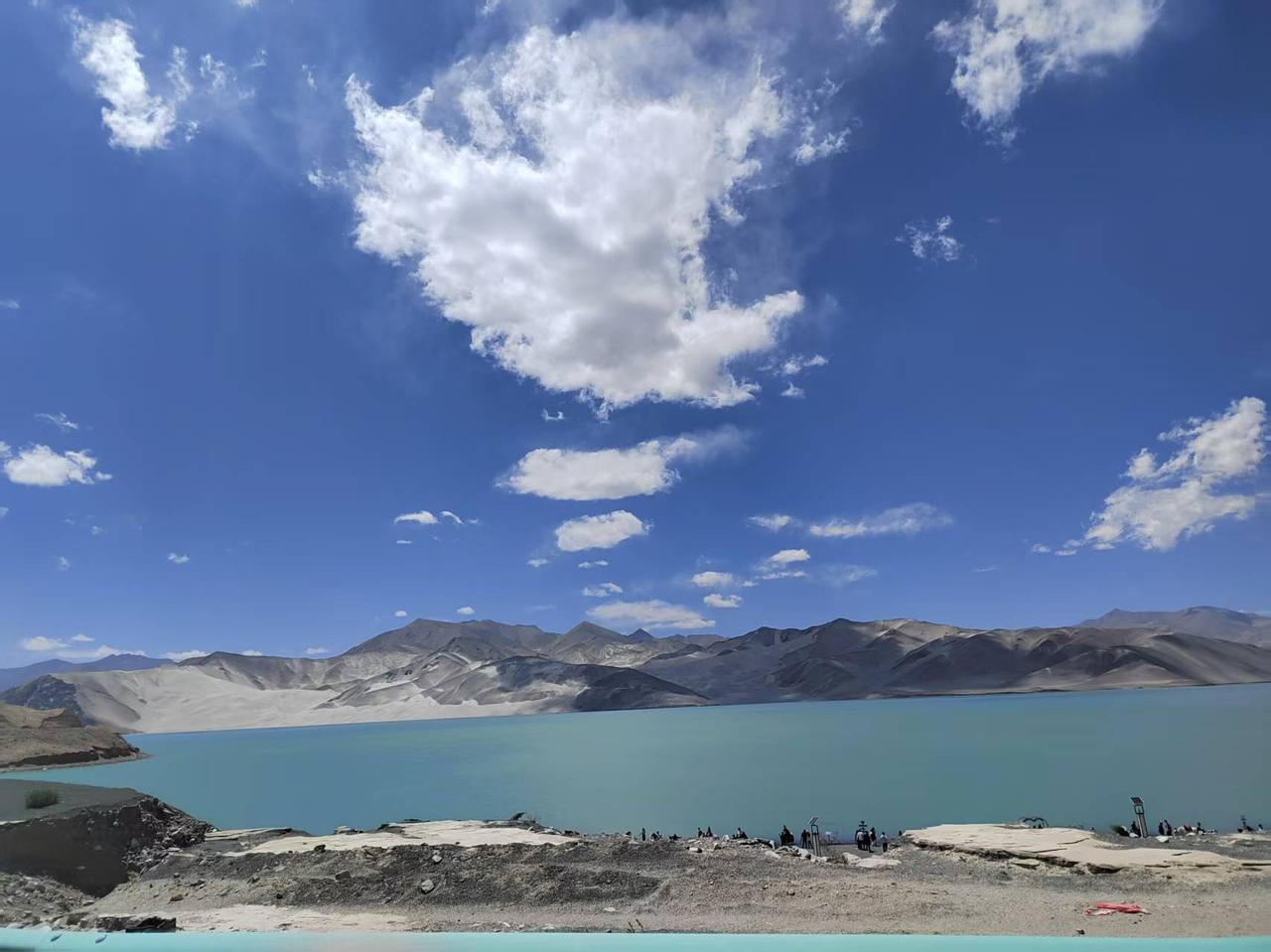 教师多,学生少,如何解决?“生少师多”并非单纯的“资源过剩”，而是教育从“规模化