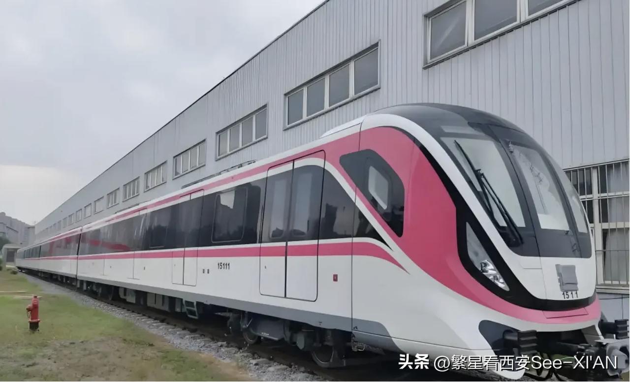 来了来了他来了。西安地铁第三期规划收官新线——西安地铁15号线。连通西安高新区和