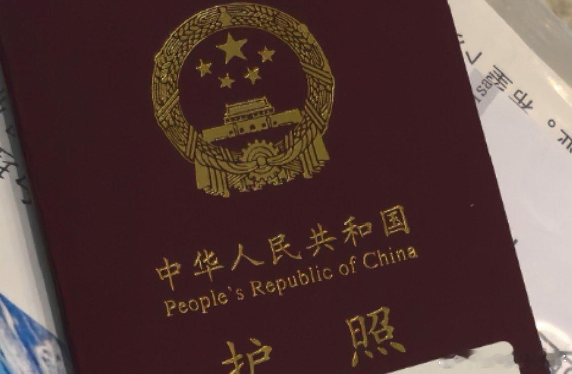 去日本溜一周没买公务舱，太贵不舍得，我爆仓后变抠了。值机机票是普通座，去走优先通