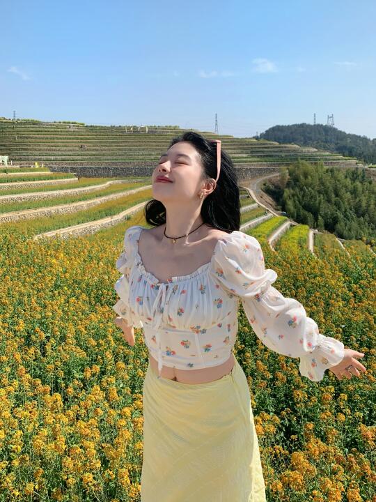 i人的拍照小姿势˶･-･˶春天多出门晒太阳呀！