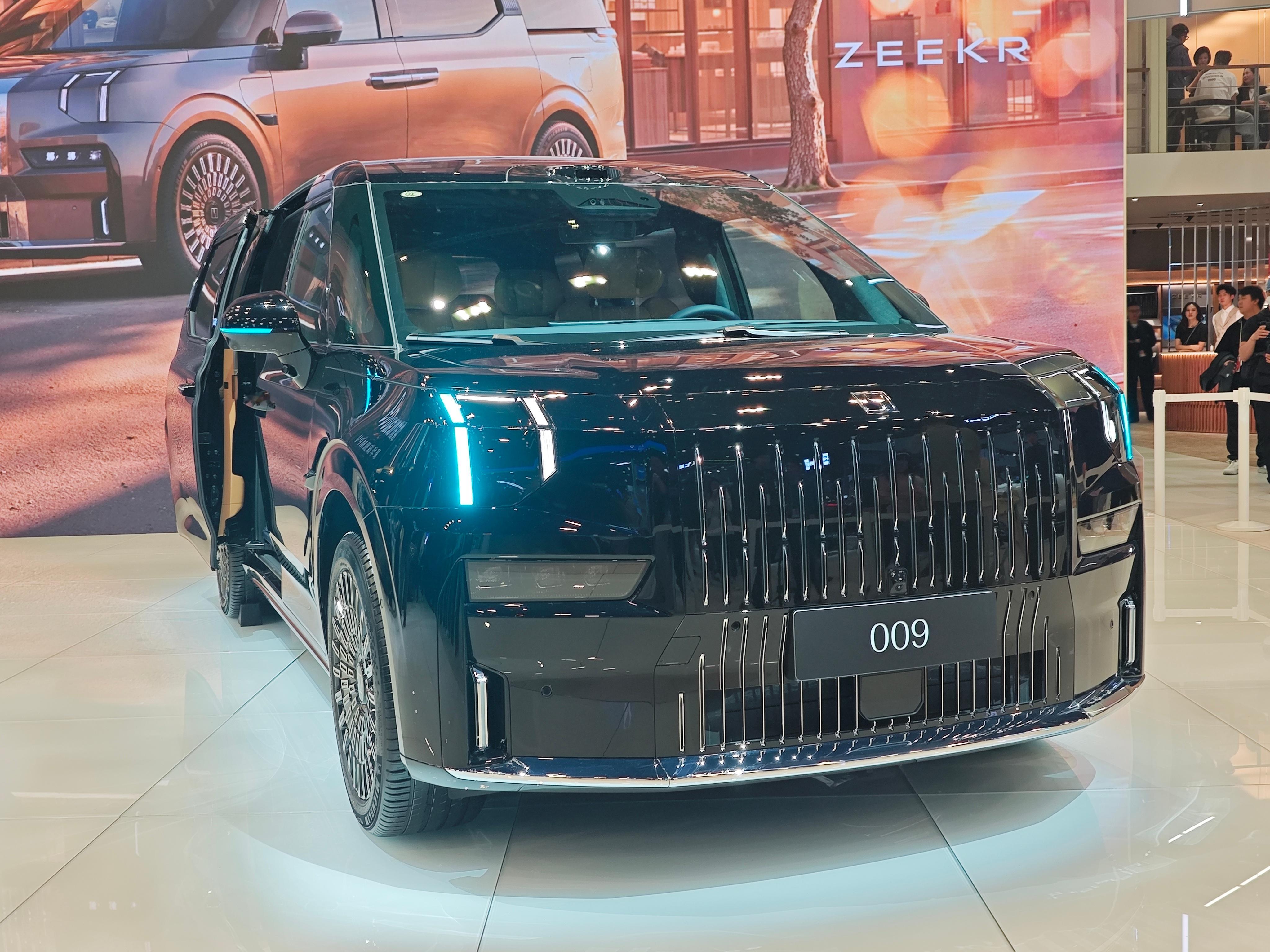 极氪009推出七座齐家版2026北京车展大V聊车 修身齐家，从单身汉到一家人，这