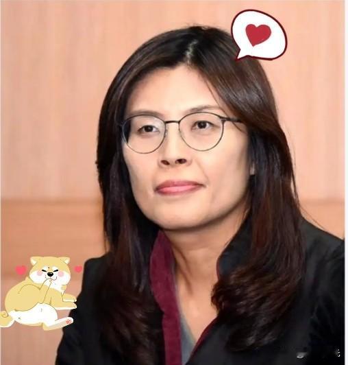 郑丽文指出，如果赖清德能够接受“九二共识”，下架民进党党纲，他的两岸关系政策将会