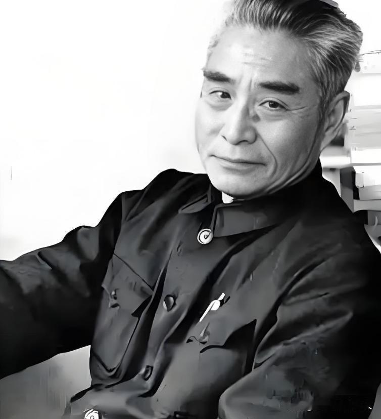 1976年伟人不幸与世长辞。1975年3月才被释放的黄维怎么也没想到，自己的名字