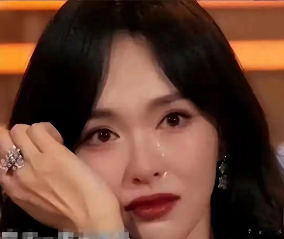 2025年11月19日，罗晋父亲罗顺希在北京离世，享年70岁。这一消息发布时，罗