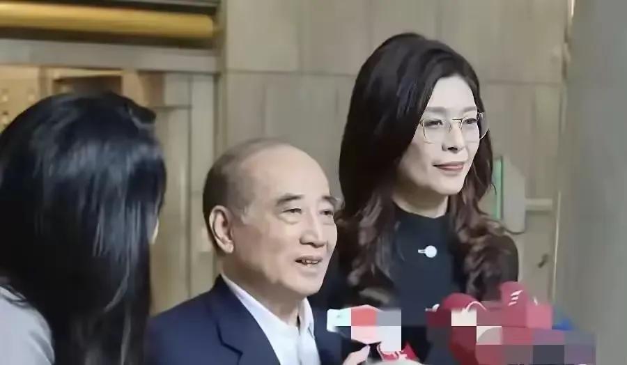 郑丽文今天拜访王金平，对王金平表示感谢，而王金平则对大陆高规格接待郑丽文一事，特