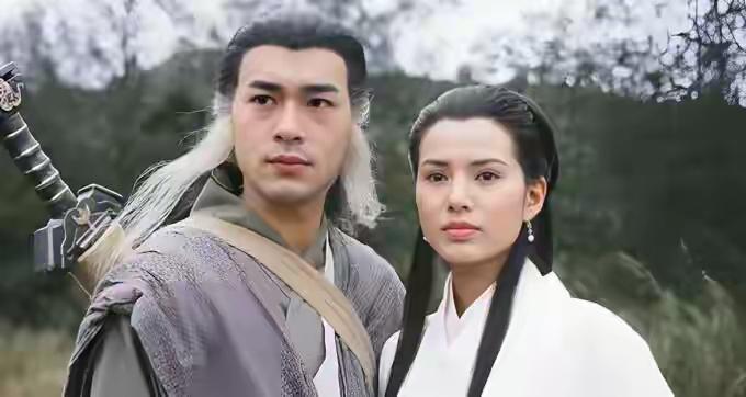 杨过后人黄衫女身份大揭秘！祖母既非小龙女也非郭芙，这一神秘细节暴露真相
 
《倚