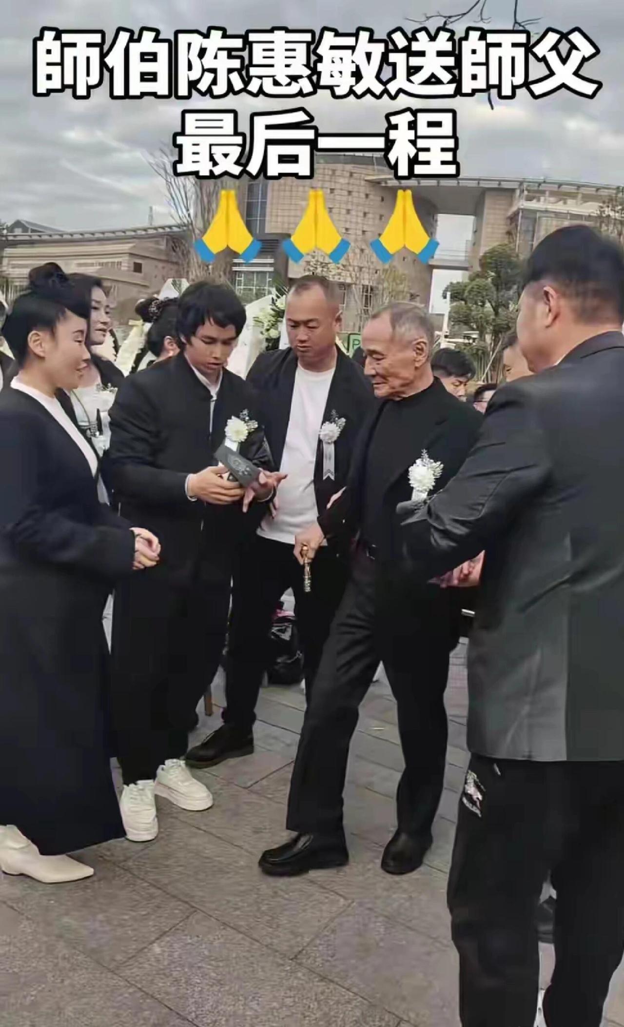 1月14号，一个让很多影迷心碎的消息传来，著名武打演员梁小龙因心脏衰竭去世了，享