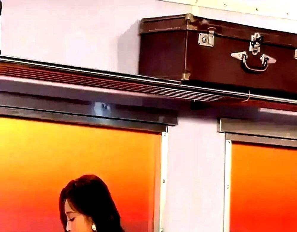 芒果台一句轻飘飘的“技术失误”，本以为这事儿就过去了。
结果人家工作室没哭没闹，