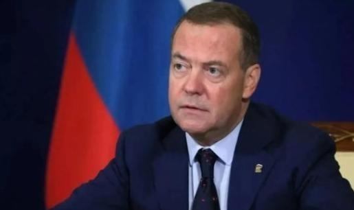 一旦战争打响，中国面临的第一波攻击，可能不是导弹，而是冻结3万亿外汇、切断SWI