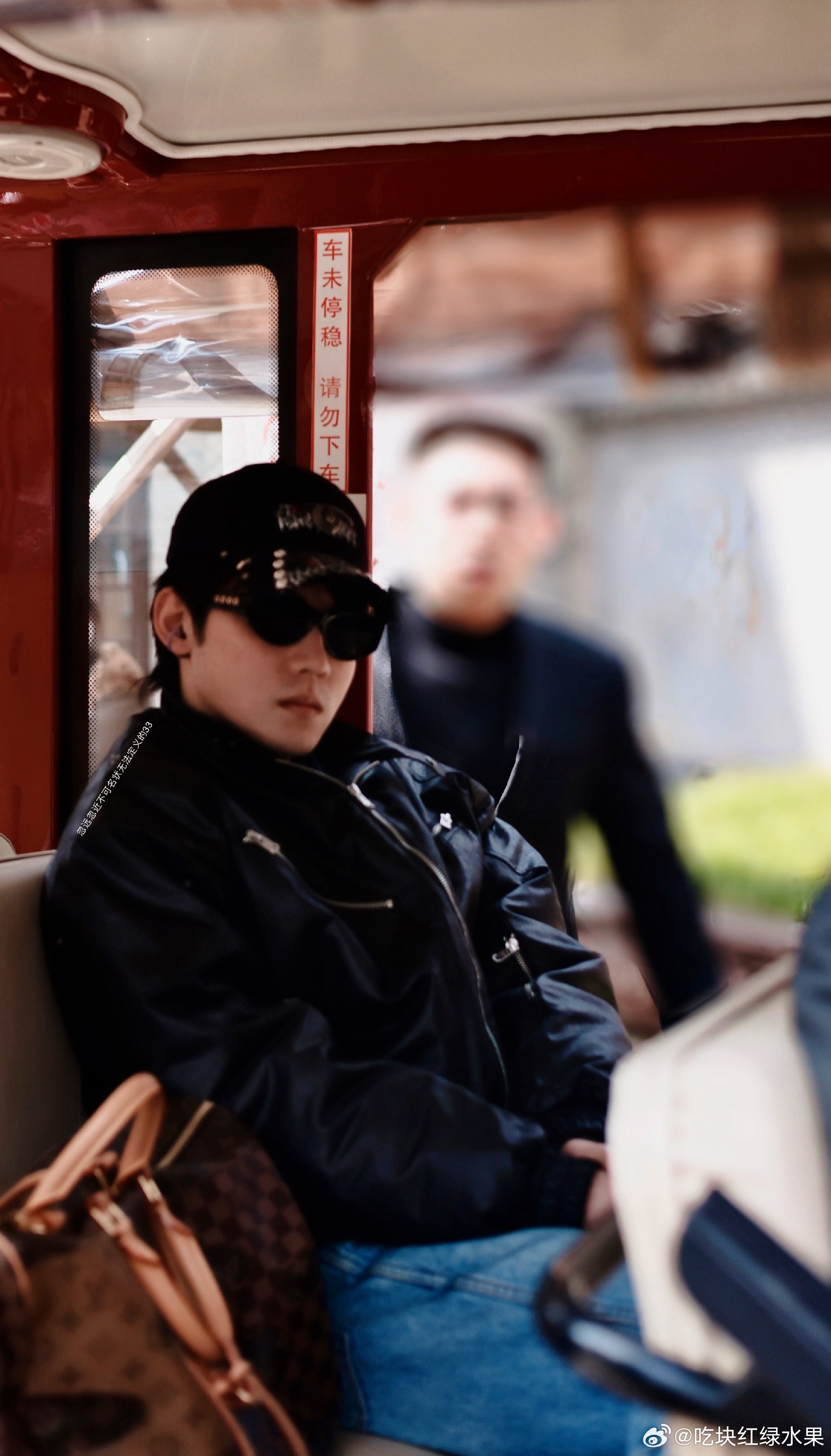 张峻豪 任豪 云旗今日活动图 谁的状态最好濮院高定时尚周