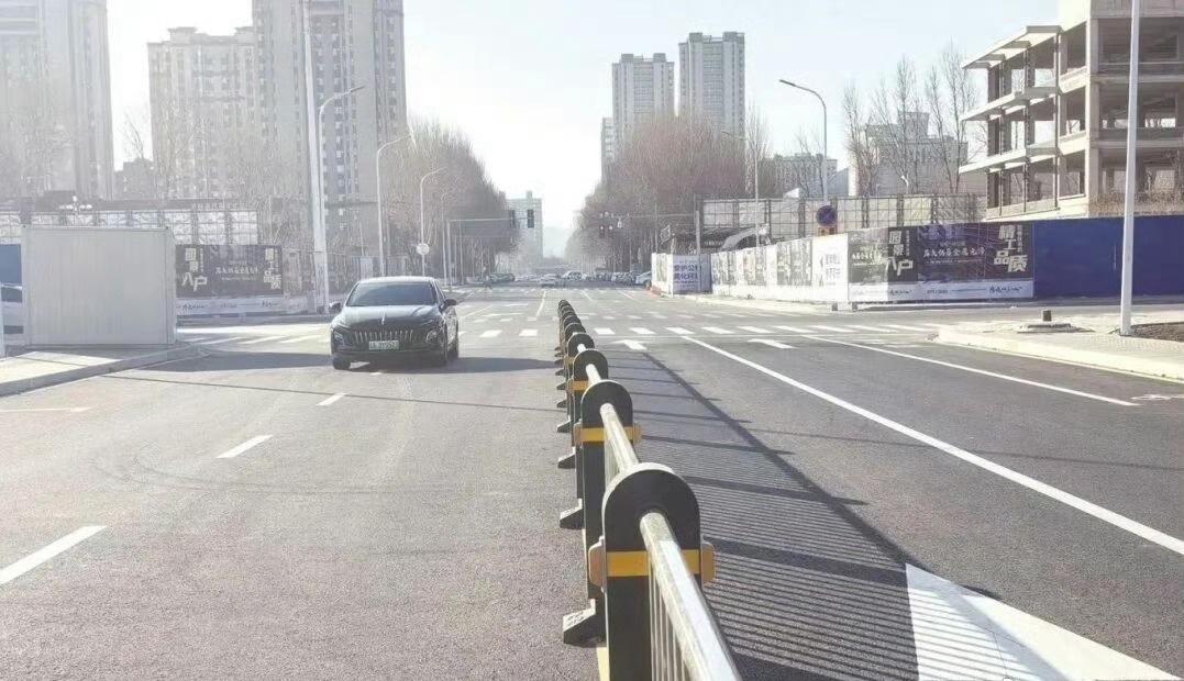 【长春市苏州南街珠海路至北海路段全面竣工通车】 从东南湖大路驶入苏州南街，向南穿