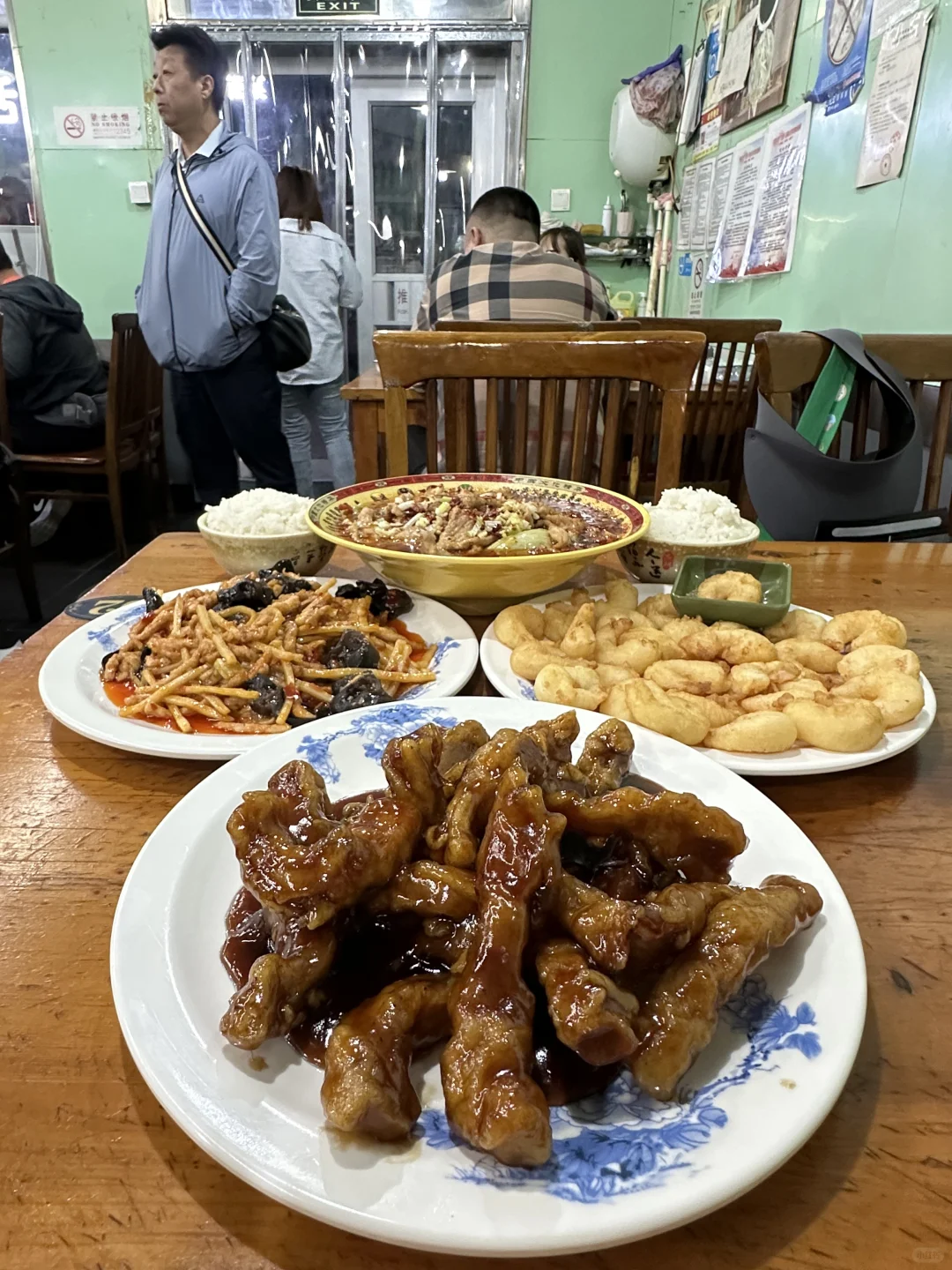 北京胡同越不起眼穷鬼小破店越好吃…（10家）