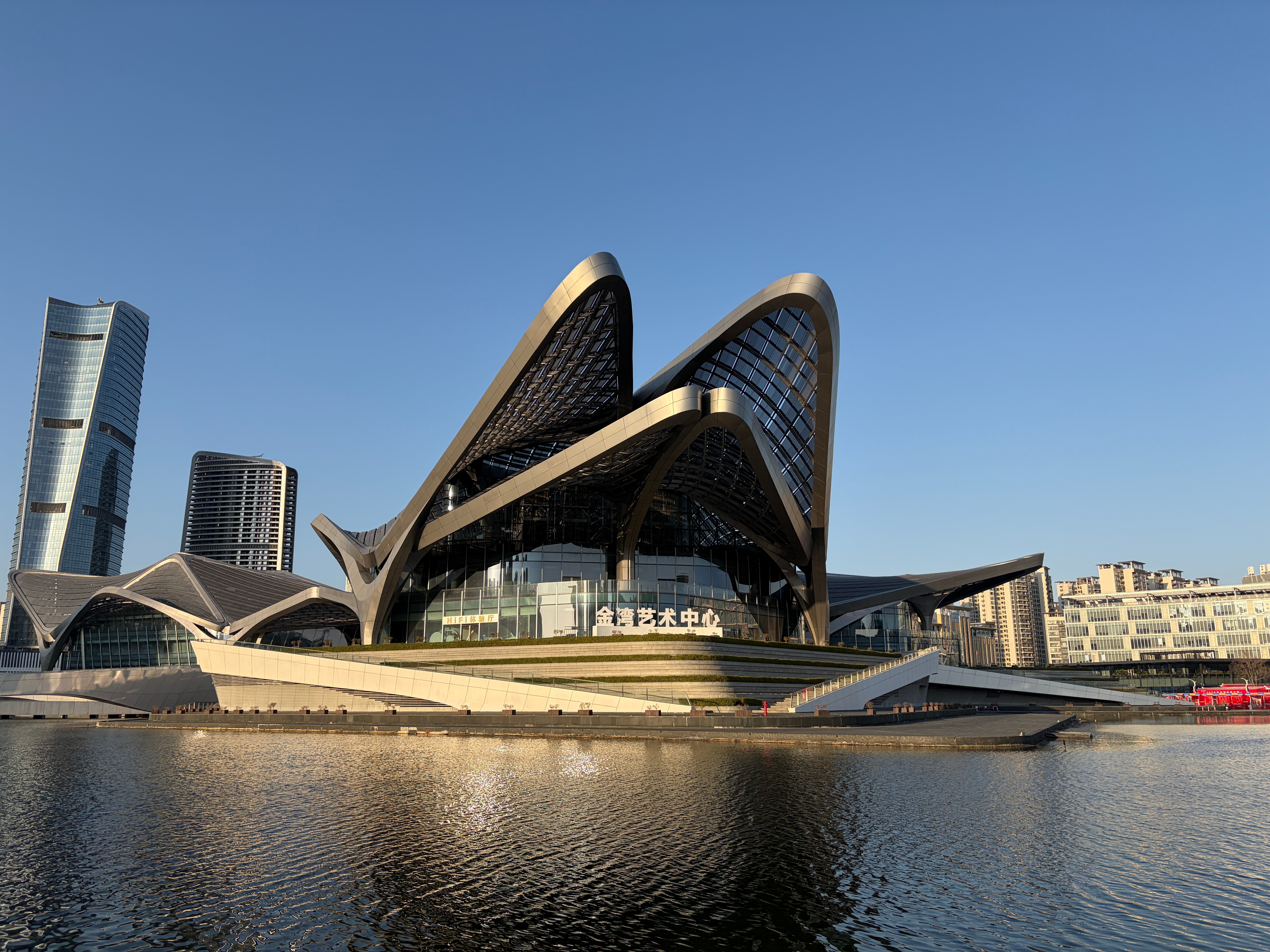 过年放假模式已开启珠海温度过于舒服了红梅给出了最高评价，定居这里，适合生二胎查了