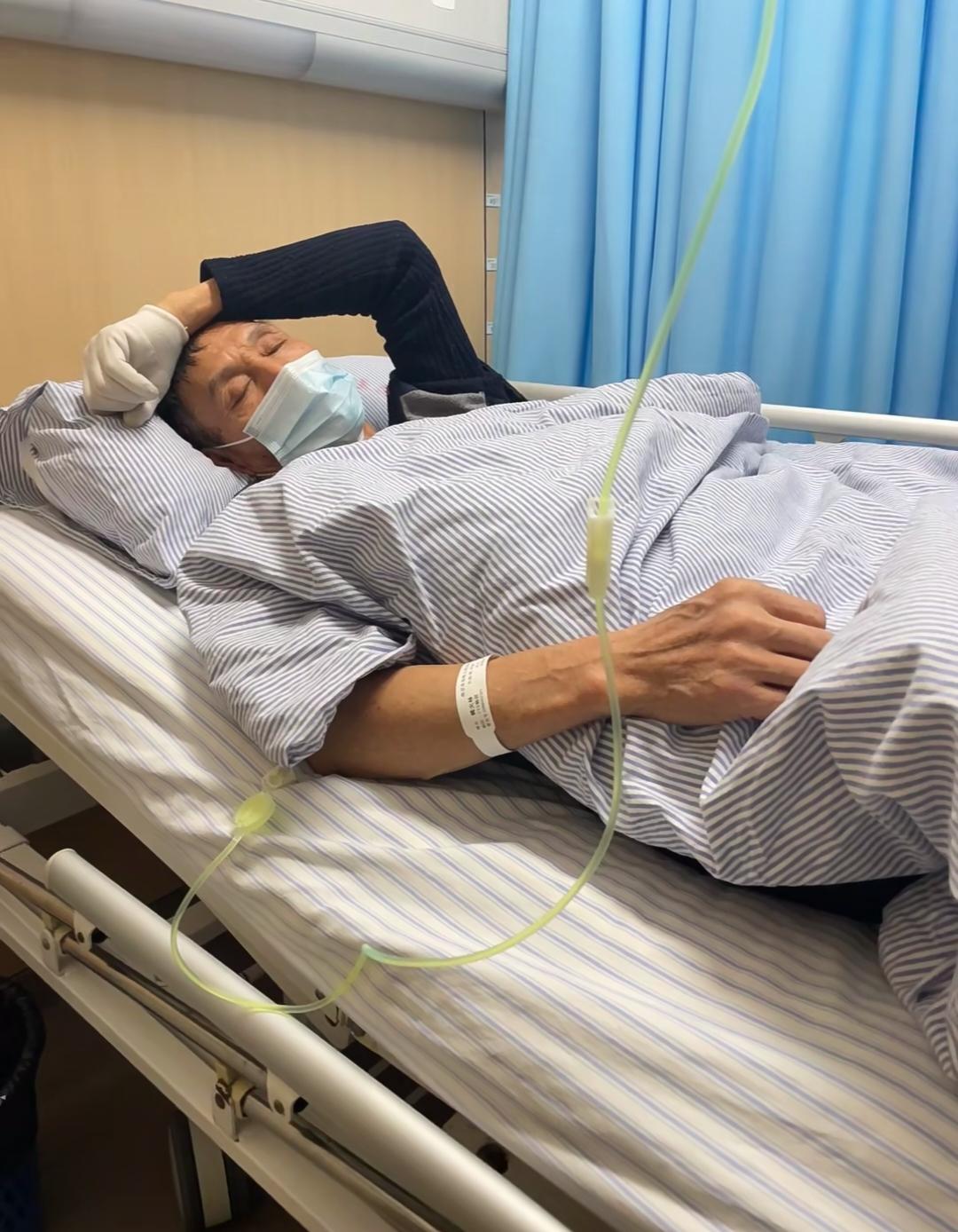 亲情到底是不是无价的?
年三十去医院看了一趟大哥，发现他脸色蜡黄，没有一点血色，