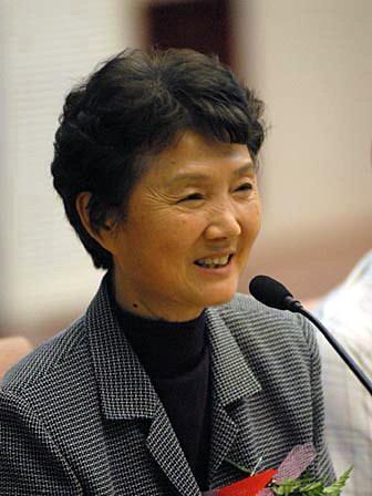 《叶向真女士寻根记》      叶向真，叶剑英元帅的二女儿，北京电影制...