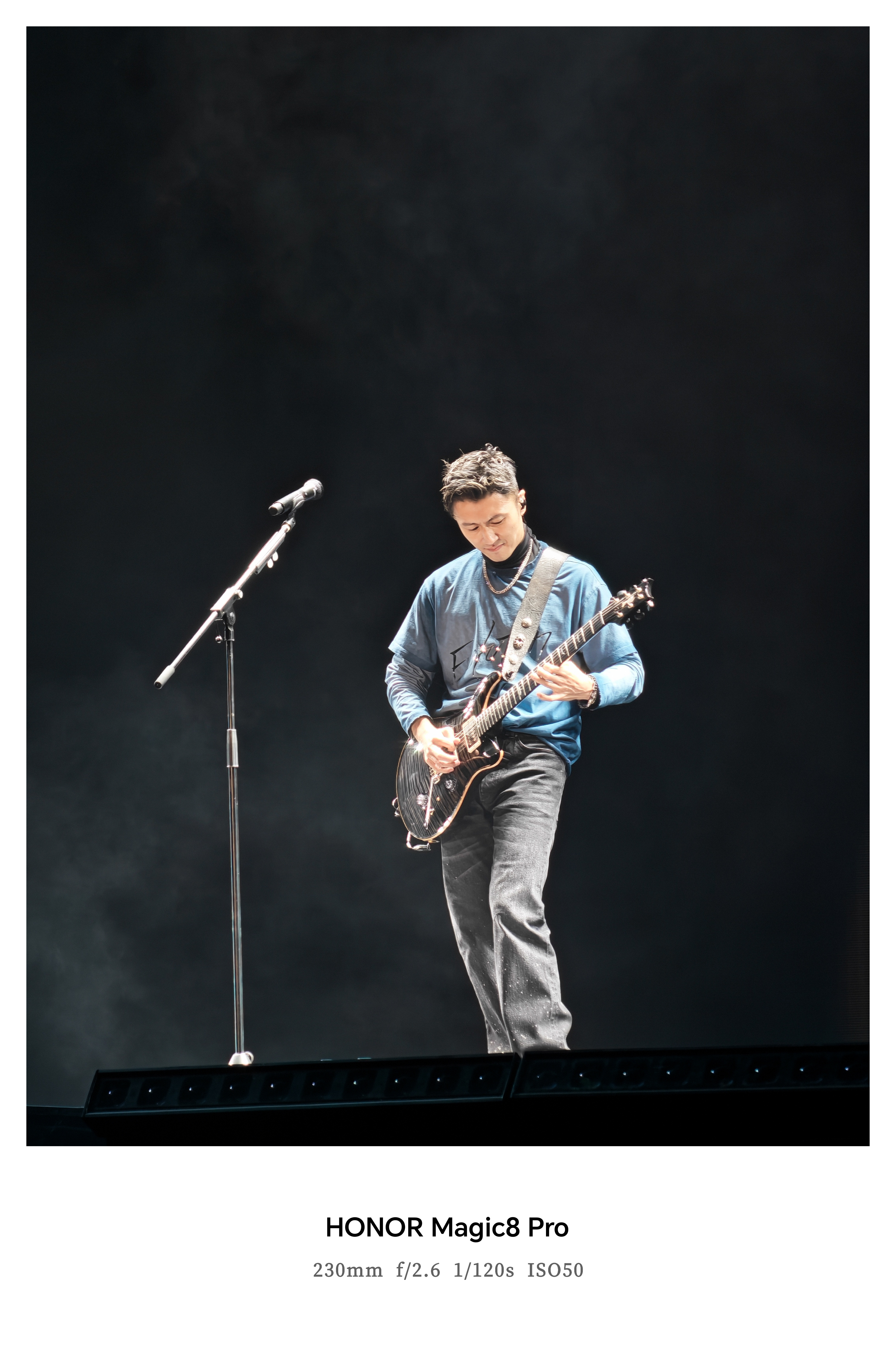 看演唱会当然要用手机拍一拍舞台上的偶像，由于舞台光线复杂和距离远的因素，想拍的好