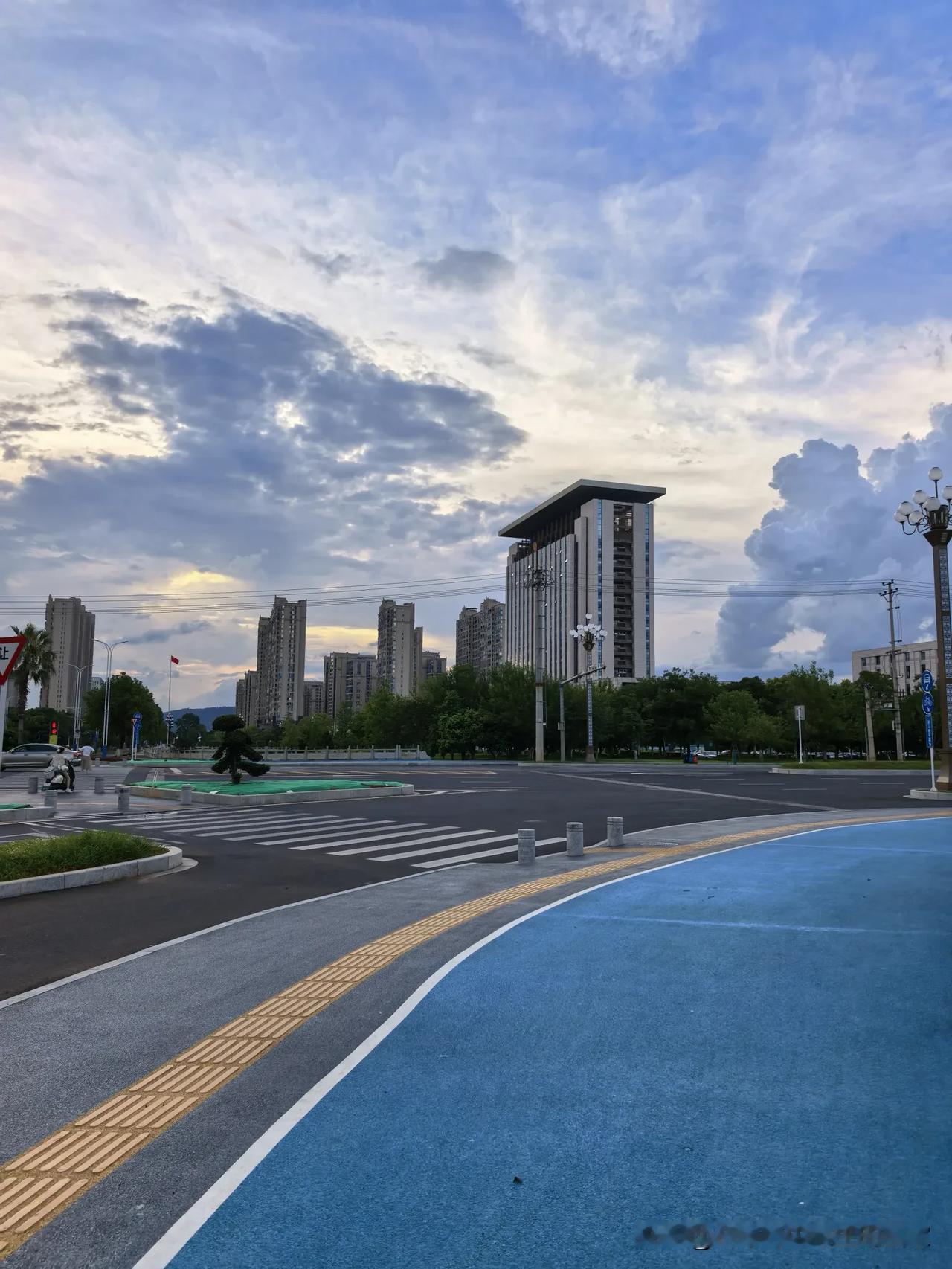 发张你手机里最美的夕阳照可以吗