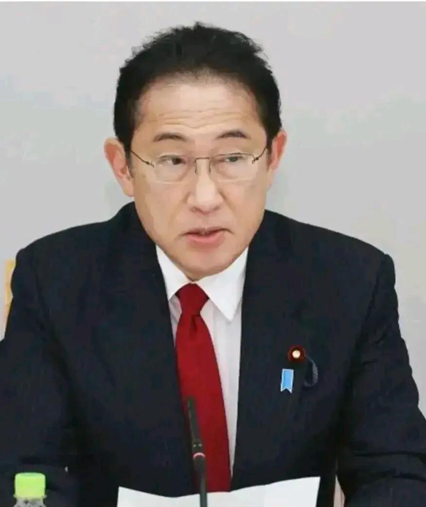 万万没想到
岸田文雄突然宣布了！
8月24日，日本排放核污染水满一周年，日本首相