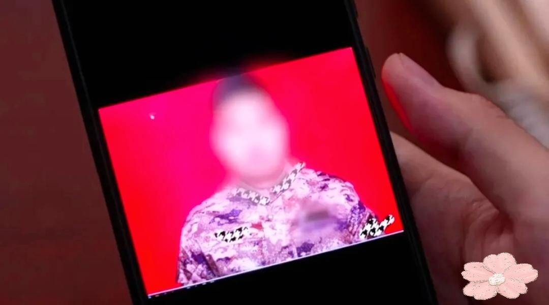 震惊！厨师冒充歼-16飞行员，暧昧百余名女性还设局敲诈，被抓仍穿军体能服
 
山