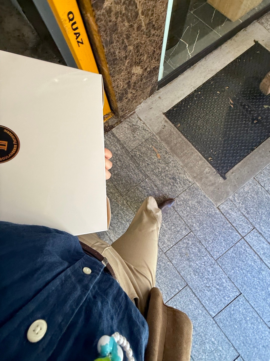 25年我真的过的特别糟，但又出奇的好。来回的浮沉了几次，我其实对一切都没那么看重