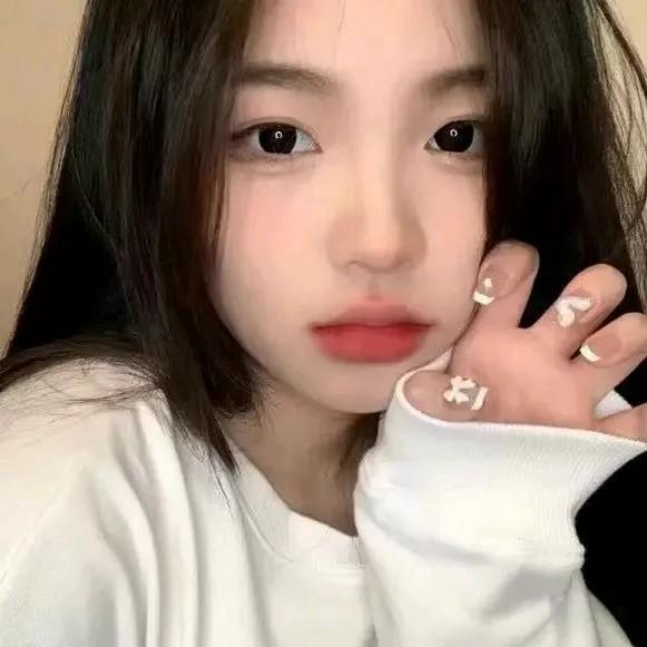 可爱美甲，少女心满满！温柔迷人美甲 美甲图集 温柔个性美甲 粉色的美甲 女生美甲