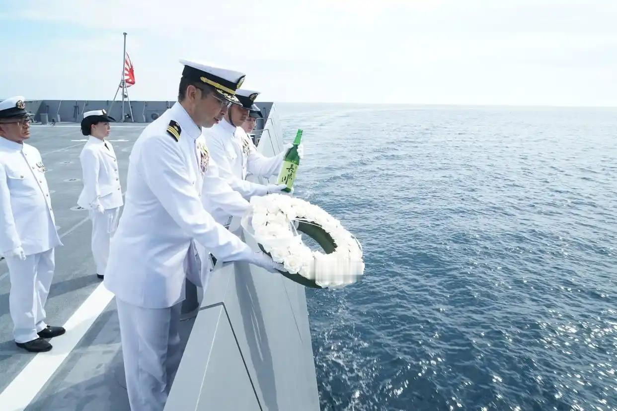 真是贼心不死，日本公然海上“拜鬼”，刻意重启二战侵略舰名..
 
近日日本海自刚