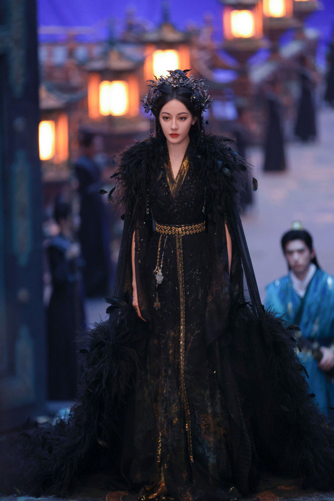 灵主大人轿内这个抬眸 王座之上贺思慕王座之上贺思慕，灵主大人轿内这个抬眸，氛围感