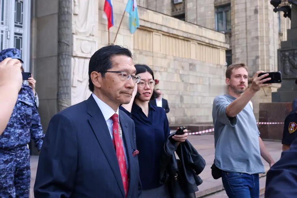 日本大使推说身体不适躲召见，俄外长放话：他感觉好多了明天就来，第二天果然“痊愈”