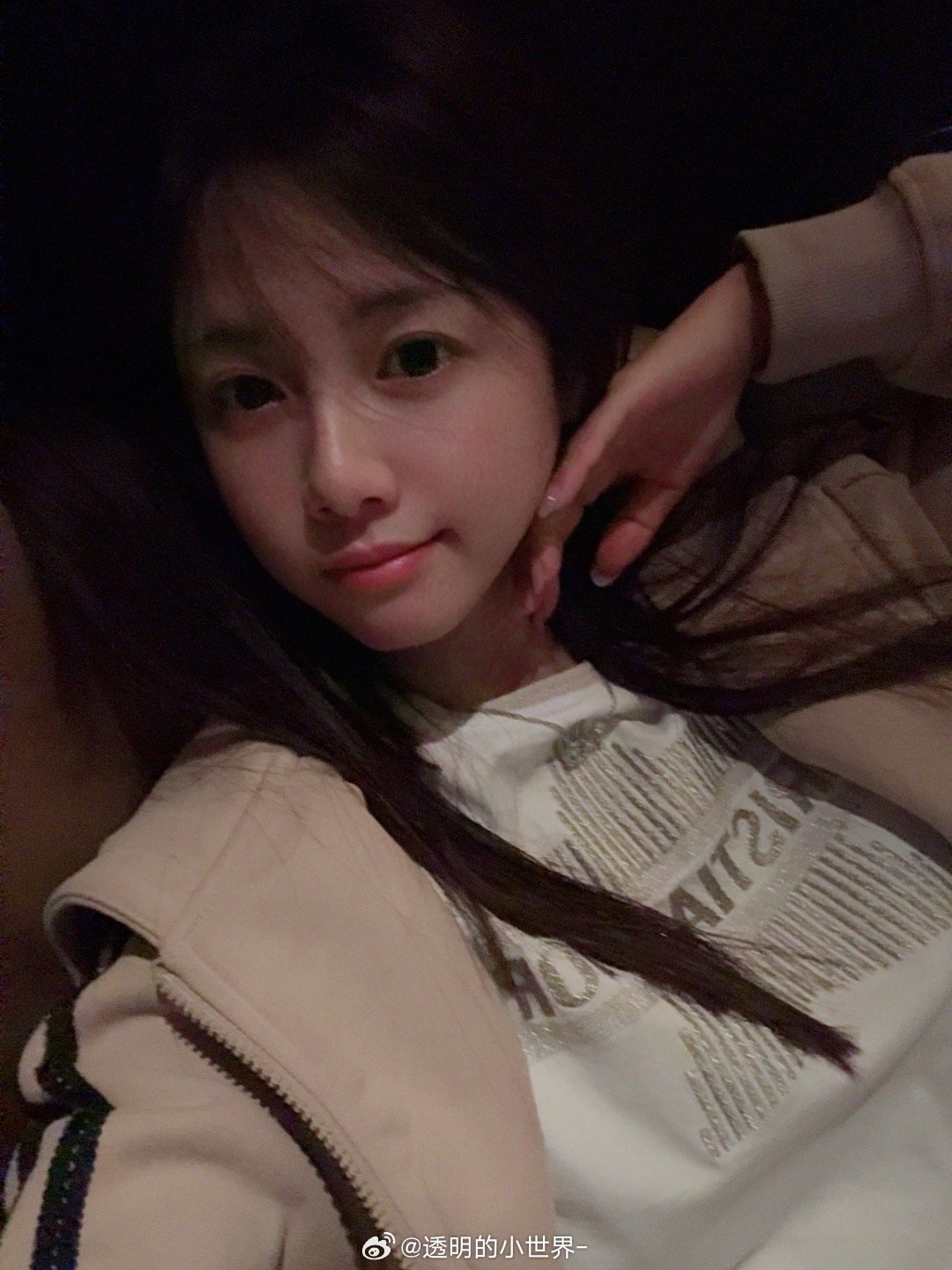 本来想蒙上被子大哭一场，结果刚蒙上就睡着了 ​​​