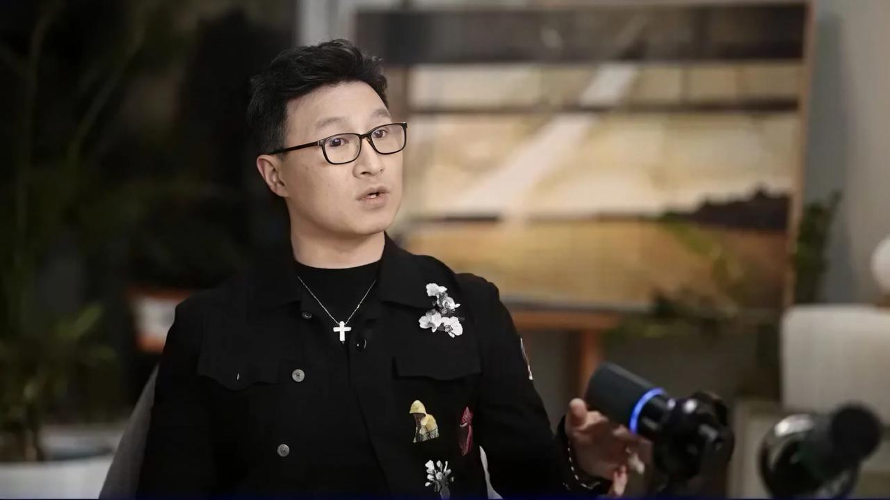 《AI照进娱乐圈，从汪峰的“700”人到横店的失业潮》
汪峰最近在一次访谈中说：