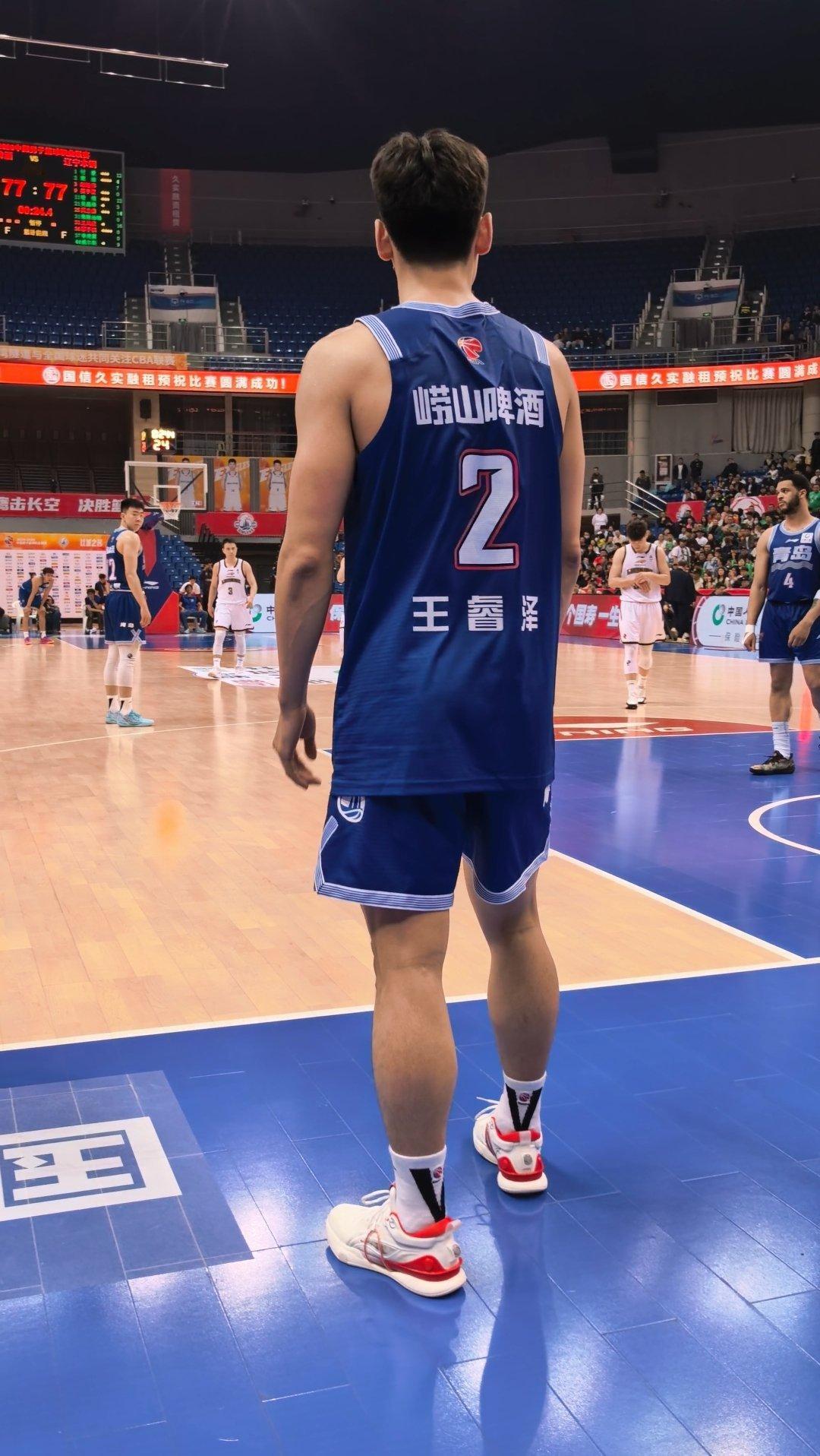 看了一场 有点子牛逼的比赛😆 青岛·青岛市体育中心国信体育场