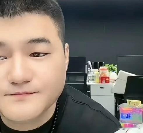 平荣对比其他封禁网红可露脸，再抱怨ks处事不公！

            驴家