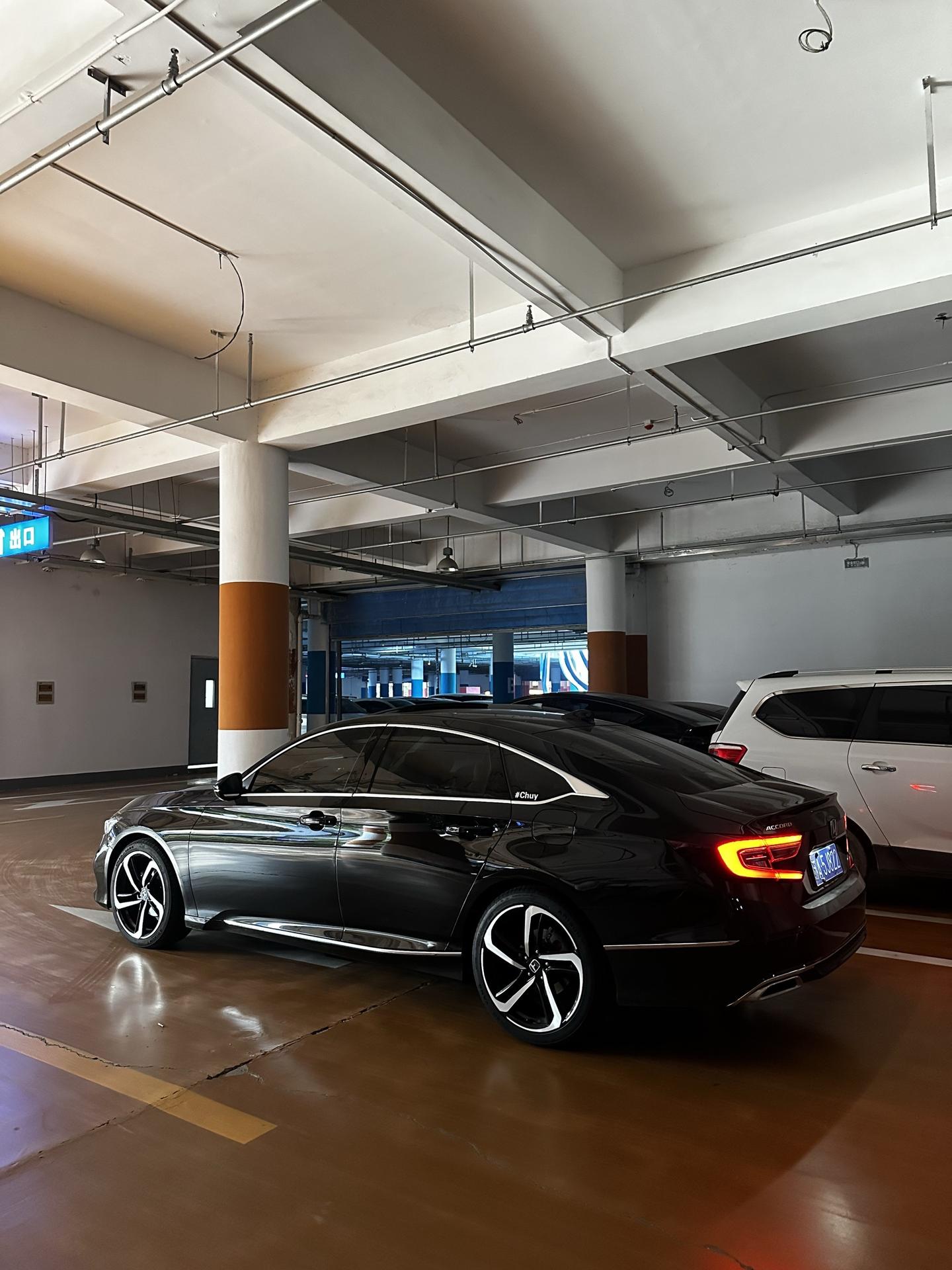 “二十岁的时候拥有一辆喜欢的车是多么开心的一件事”