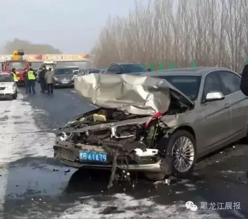 内蒙古高速交警通报一起交通事故

近日，内蒙古高速公路上发生了一起交通事故，引起
