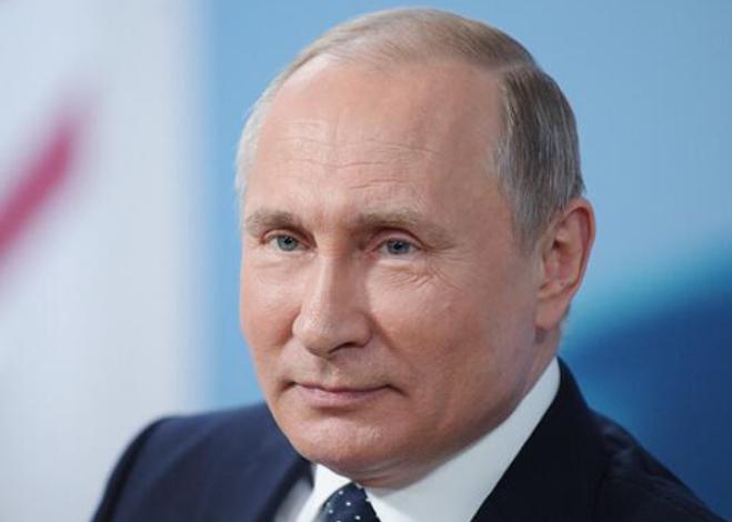 终于官宣！
73岁普京承认恋爱！
爱着别人，也被人爱着！


在记者会上，
普京