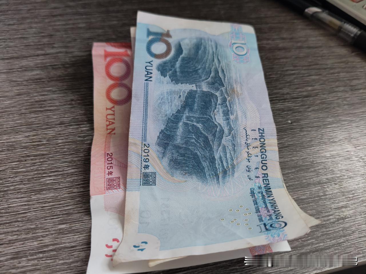 我们家是我老公管钱，至于为什么老公管钱，以前我头条也有讲过，说出来也是一言难尽！
