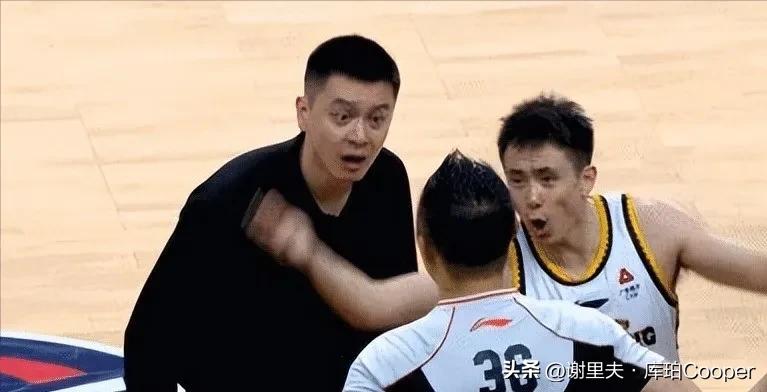 杨鸣的小算盘打得噼啪响，但结果却不尽如人意，郭艾伦度过难过一夜，系列赛风向已变。