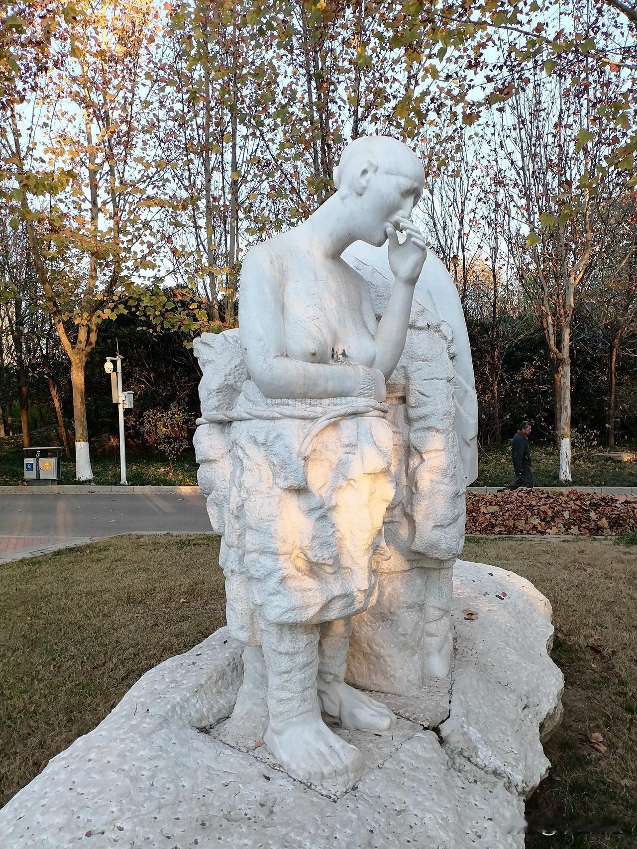 很多时候，人们心中都存有执念，然而一旦放下，却又无力再拿起。这般现实，让我们愈发