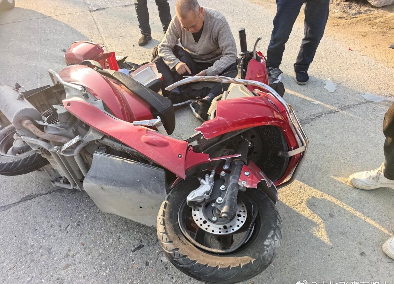 平安交通，缓速行车！平平安安过好年。
美丽中国，大美湖南，年味正浓！今日驾车经过