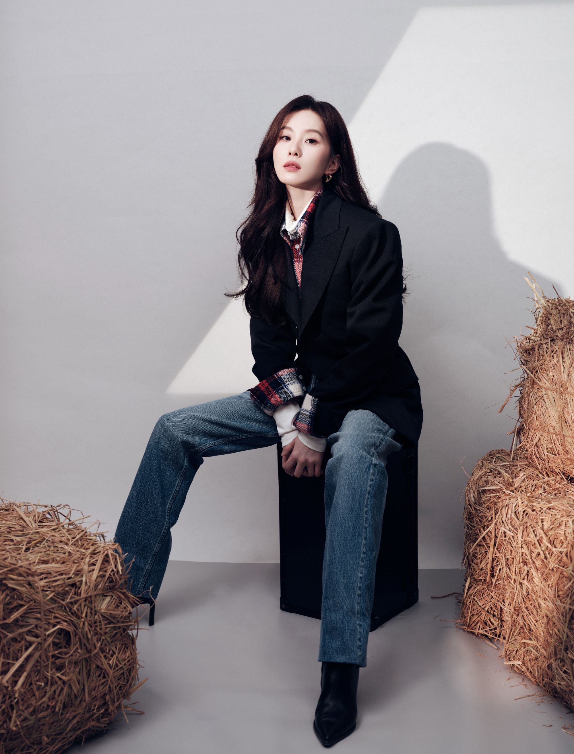 刘诗诗以CELINE全球品牌大使身份出席上海的品牌活动，她身穿 Michael 