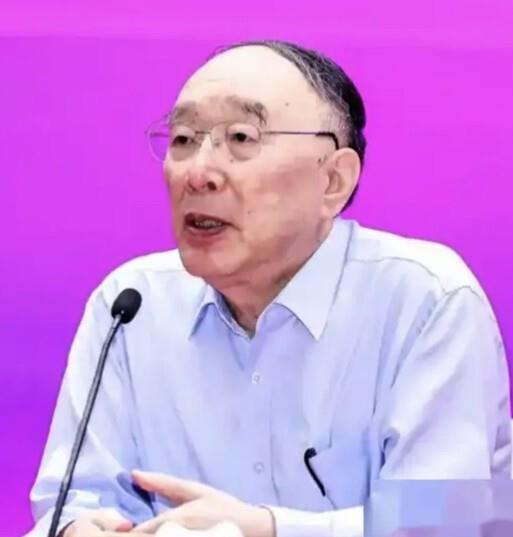 复旦黄教授开课，台下经济专家听完直呼被降维：长期泡在一线研判的人，复旦黄教授开课