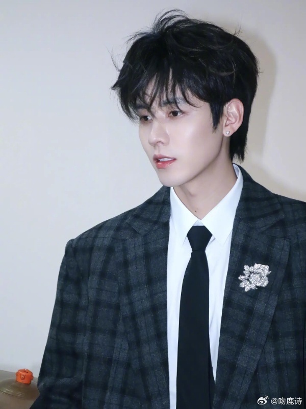 任豪藏在细节里的温柔考古发现任豪果然是人好考古任豪之后直接入坑，他的温柔从来都不