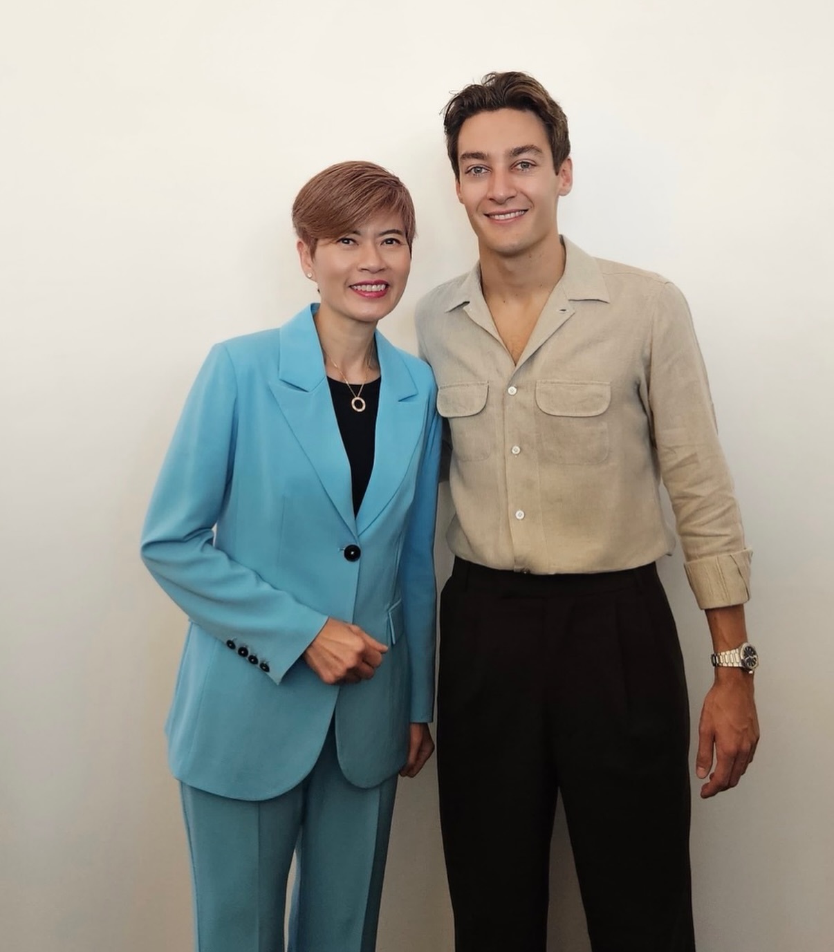 乔治拉塞尔 🩵 GR63乔治通鉴 George去年上赛后出席香港UBS活动合照