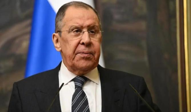 俄罗斯外长拉夫罗夫9日表示，美国已通过外交渠道告知俄罗斯，正在评估俄罗斯总统普京