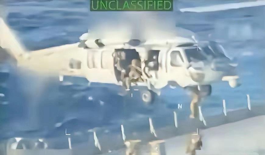 美军强行登船，扣押中国超级油轮，这事情大了！12月20日凌晨的加勒比海，一架美军