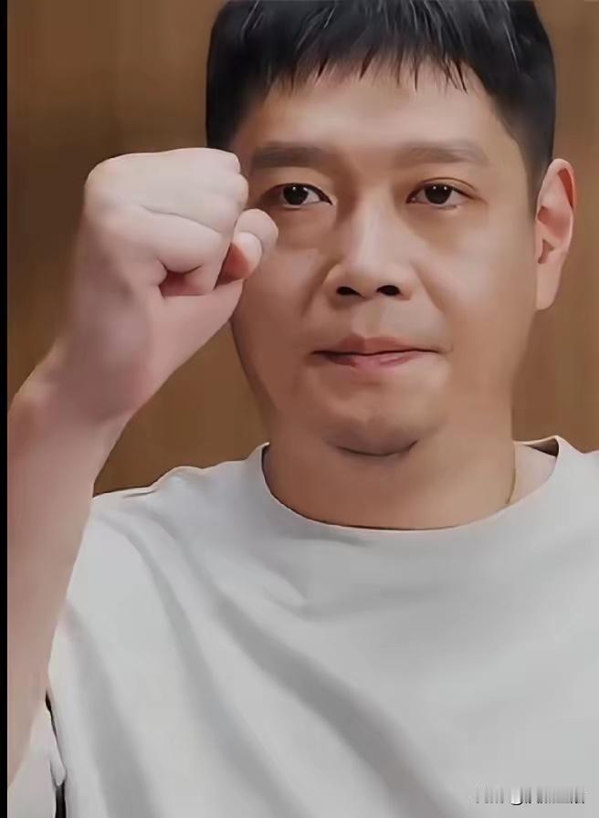 邱贻可谈起执教莎莎的经历时，有欣慰也有心酸，他激动地说道：执教孙颖莎是我职业生涯