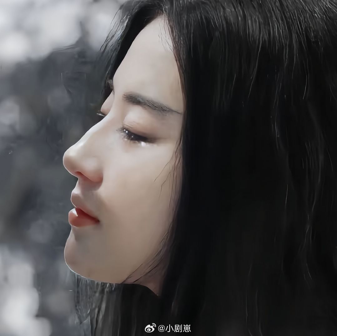 刘亦菲[超话]希望你流下的是幸福的眼泪，愿天天开心。刘亦菲｜​​​