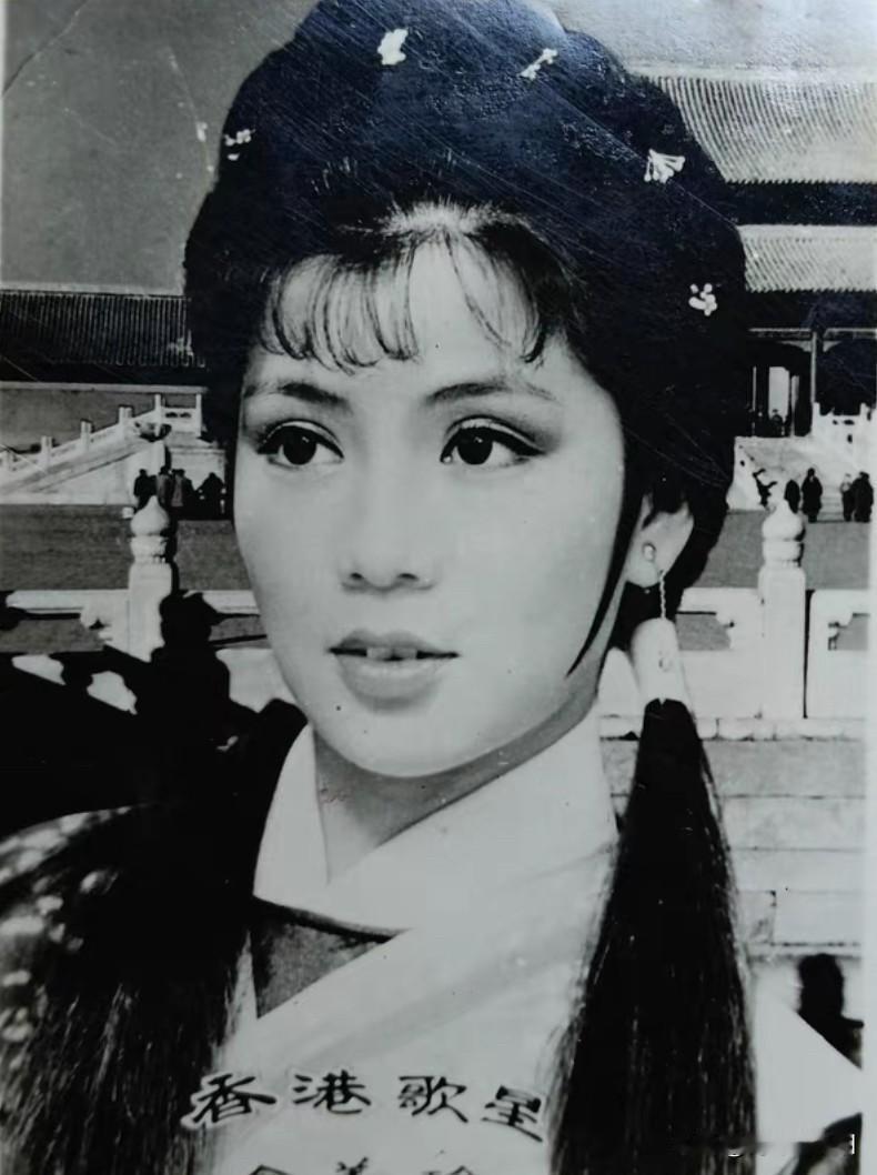 你的眼睛，宛如两颗璀璨的明珠，闪烁着迷人的光芒。何种美人堪称东方美人 翁美玲 说