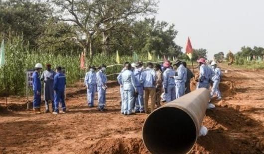 与东大闹掰之后，尼日尔是否后悔了呢？尼日尔的夜晚，曾经是灯火通明，如今却成了黑漆