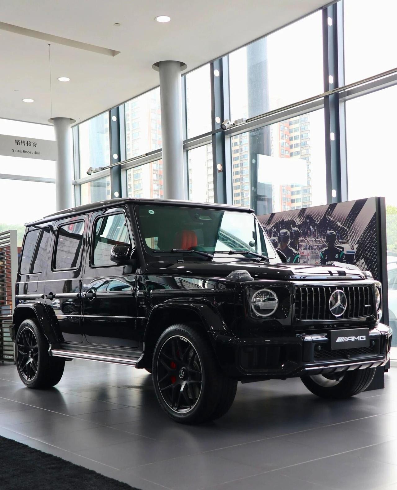 G63豪华越野，这才是男人的终极梦想！奔驰G63 经典方盒子造型，霸气侧漏，回头